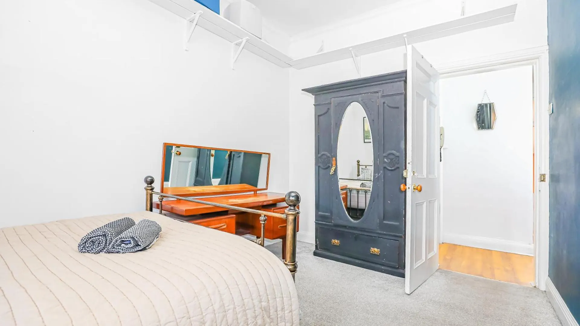 3Bed Traditional Edinburgh Apt 0*,  United Kingdom