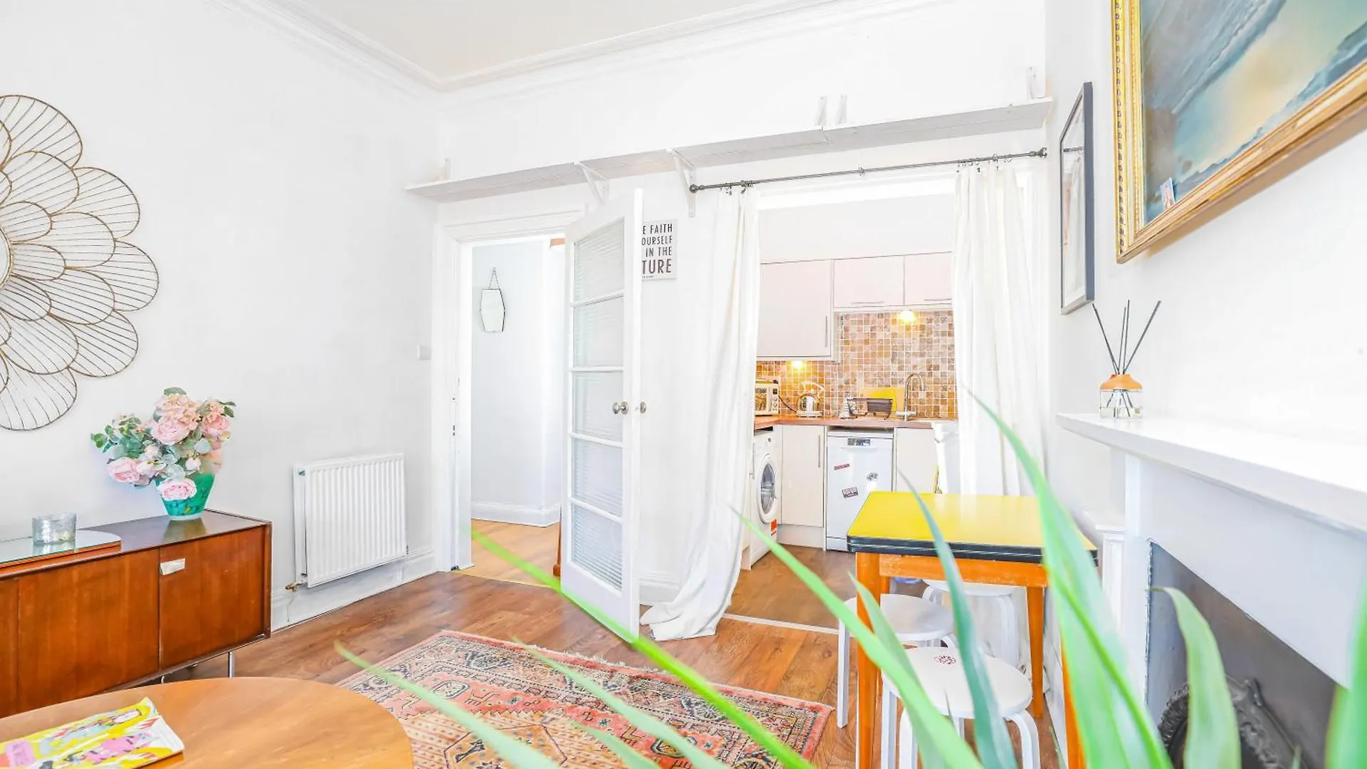 3Bed Traditional Edinburgh Apt 0*,